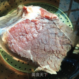 生滚窝蛋牛肉粥的做法步骤：1