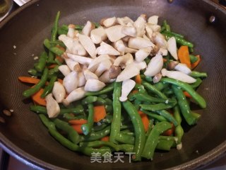 王子菇炒四季豆的做法步骤：9