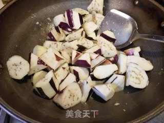 叉烧土豆烧茄子的做法步骤：6