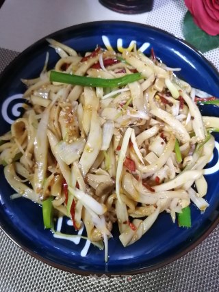 响油手撕杏鲍菇的做法步骤：8