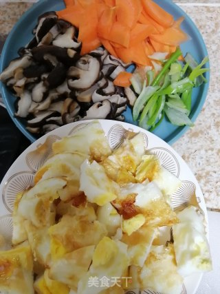 小炒香菇荷包蛋的做法步骤：5
