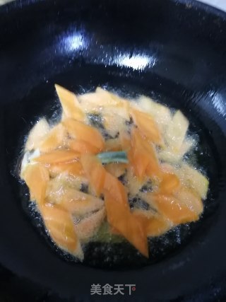 小炒香菇荷包蛋的做法步骤：7