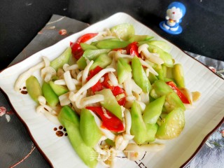 白玉菇炒丝瓜的做法步骤：10