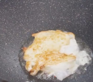 香辣荷包蛋的做法步骤：2
