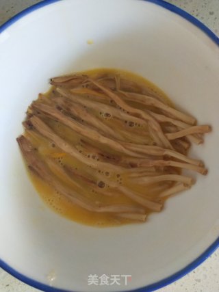 干炸黄花菜的做法步骤：4