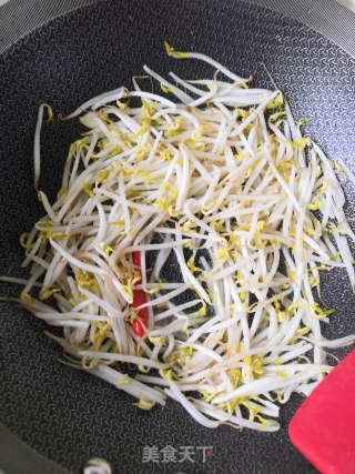 清炒豆芽的做法步骤：4