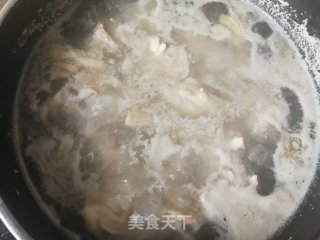 杏鲍菇炖鸡腿的做法步骤：4
