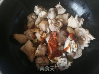 杏鲍菇炖鸡腿的做法步骤：8