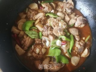 杏鲍菇炖鸡腿的做法步骤：14