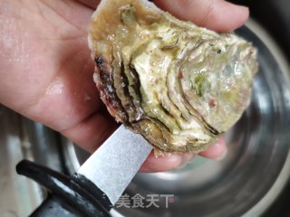 蒸生蚝（附生蚝处理方法）的做法步骤：2