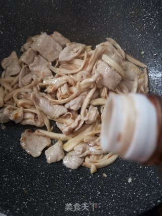杏鲍菇炒肉的做法步骤：4