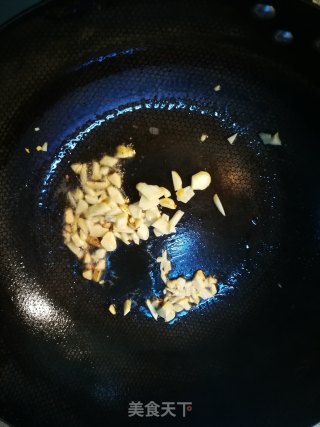 炝炒西瓜皮的做法步骤：4