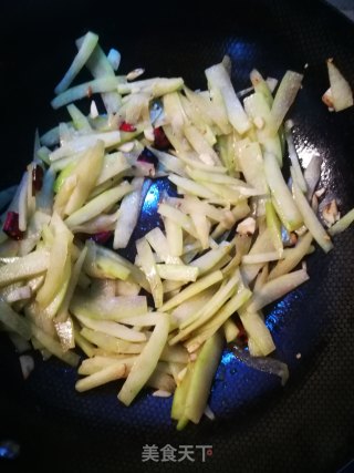 炝炒西瓜皮的做法步骤：7