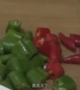 香菇焖鸡腿的做法步骤：3