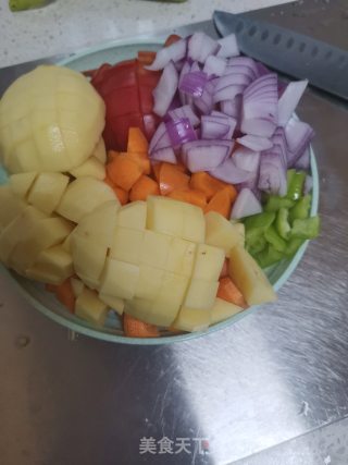 简易版牛肉抓饭的做法步骤：1