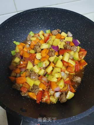 简易版牛肉抓饭的做法步骤：5