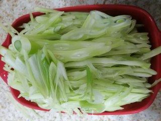 芸豆炒鸡蛋的做法步骤：2