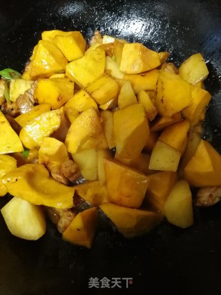 五花肉炖南瓜土豆的做法步骤：7