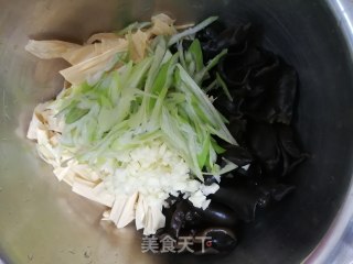 响油腐竹木耳的做法步骤：3