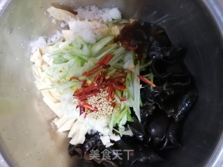 响油腐竹木耳的做法步骤：4