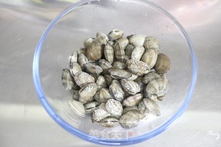 香辣花蛤粉丝煲的做法步骤：1