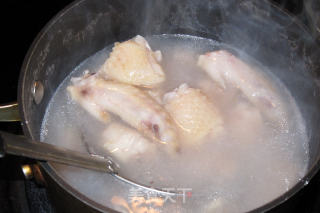 鸡翅海鲜煲的做法步骤：5