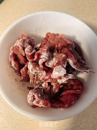 嫩滑牛肉菠菜粥的做法步骤：4