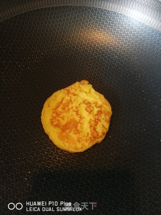 营养早餐系列：菌参鱼豆腐丝瓜汤$奶香玉米饼的做法步骤：14