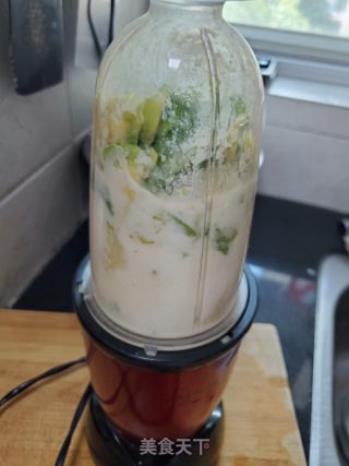 牛油果奶昔的做法步骤：3