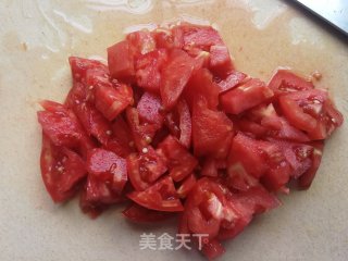 西红柿黄瓜捞凉饸饹的做法步骤：1