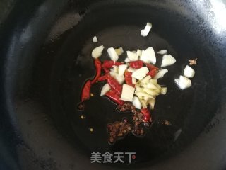 西红柿黄瓜捞凉饸饹的做法步骤：2
