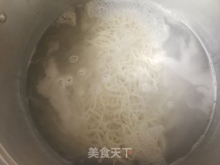 西红柿黄瓜捞凉饸饹的做法步骤：10