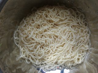 西红柿黄瓜捞凉饸饹的做法步骤：13