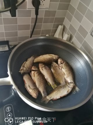 野生鲫鱼汤的做法步骤：4