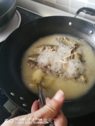 野生鲫鱼汤的做法步骤：6