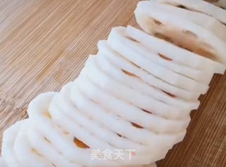 莲藕蒸排骨的做法步骤：2