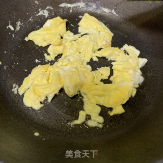 番茄鸡蛋炒杂菌的做法步骤：4