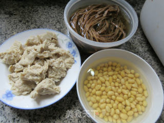 黄豆梅干菜烤麸的做法步骤：1