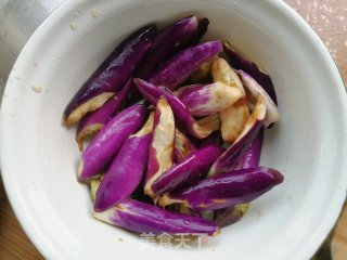 胡萝卜茄子烧豆角的做法步骤：2