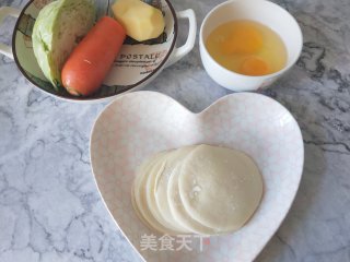 简易锅贴的做法步骤：1