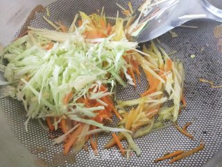 简易锅贴的做法步骤：5