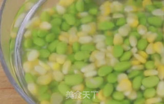 毛豆玉米粒的做法步骤：2