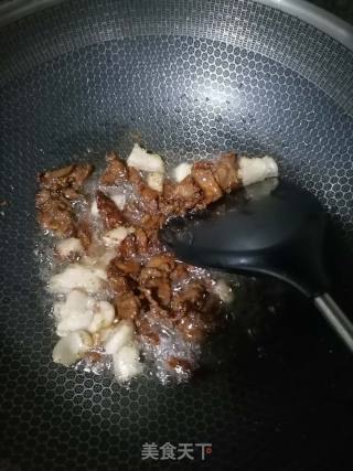 西芹炒肉的做法步骤：3