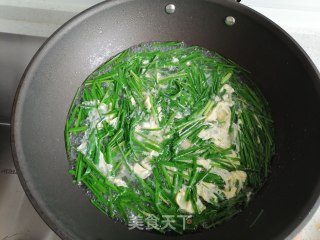 韭菜鸡蛋汤的做法步骤：5