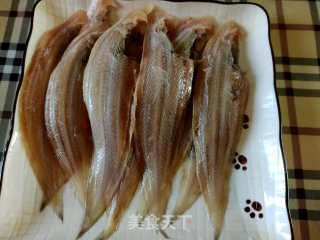 家常熬鱼的做法步骤：1
