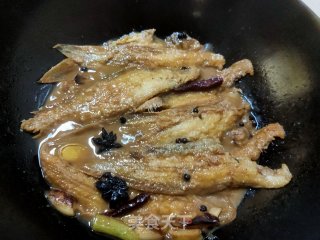 家常熬鱼的做法步骤：11