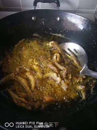 香酥小河鱼的做法步骤：2