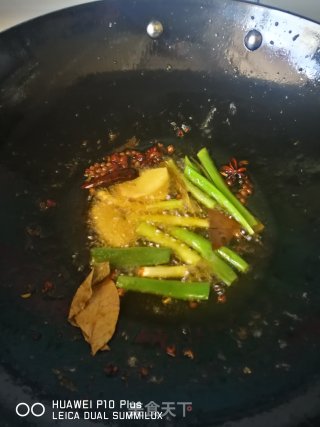 香酥小河鱼的做法步骤：3