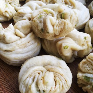 小葱花卷的做法步骤：12