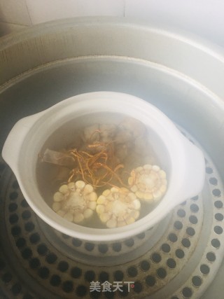 虫草花鸡肉炖玉米的做法步骤：4